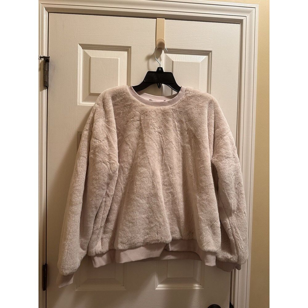 Philosophy Faux Fur XL Crewneck Sweater Pullover in Ecru. So Soft & Comfy NWT
